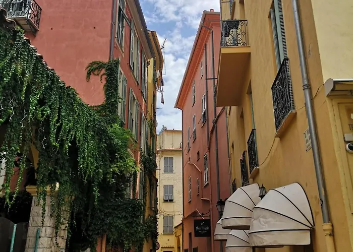 Prato - Near The In * Ментона