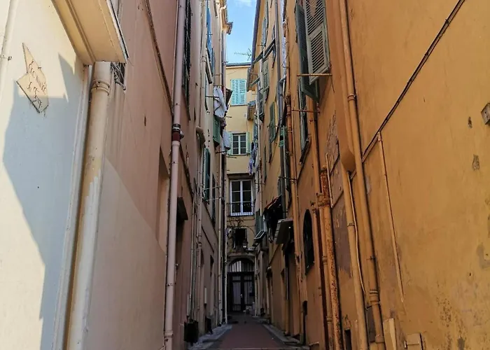 Prato - Near The In * Ментона