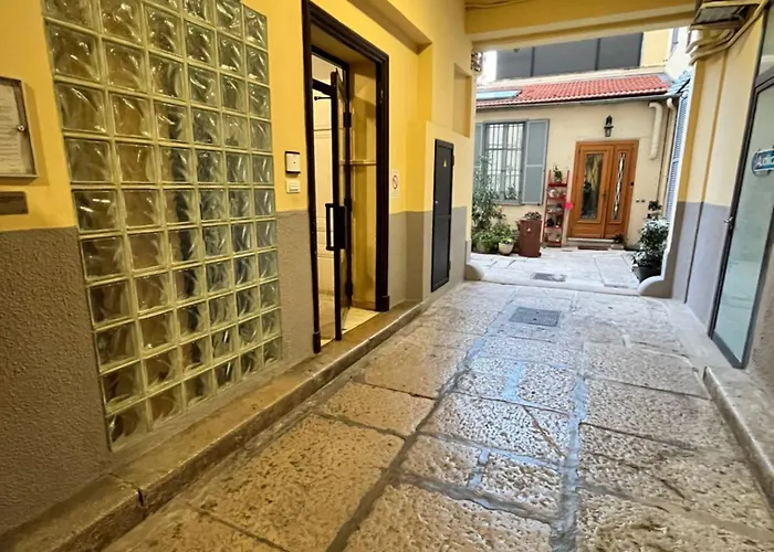 Апартаменты Prato - Near The In