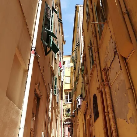 Prato - Near The In 芒通