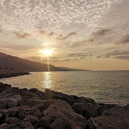 Prato - Near The In Apartmán *