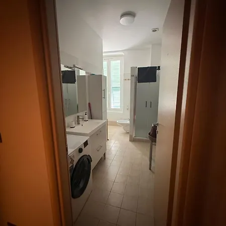 Prato - Near The In Apartmán *