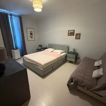 Prato - Near The In Апартаменти *